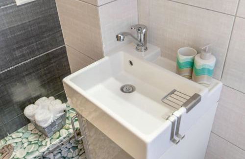 The HostMaster Ethnic Touch Feel Studio - Photo 6