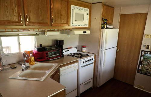 Private Luxury RV Getaway Full Bath Kitchen - Foto 24