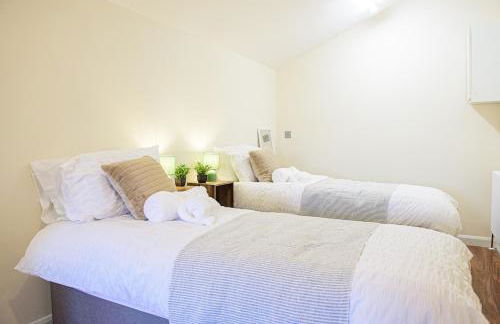 4 Bed 2 Bath, station, parking, long stays - Foto 36