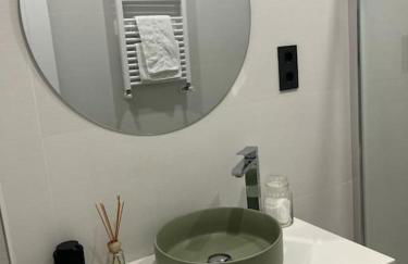 Piso Deluxe con Balcón Cerca del Casco Viejo - Foto 8