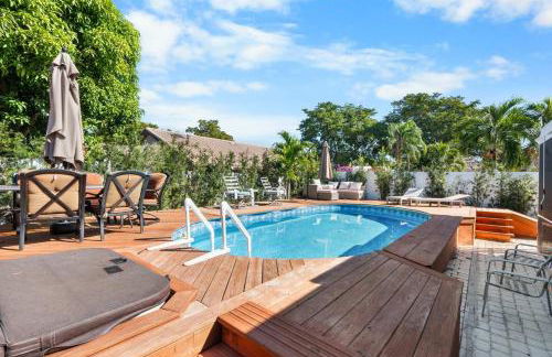 Plantation Pool Home with Hot Tub Sleeps 10 - Foto 45