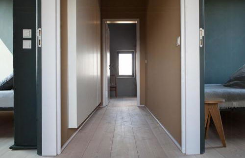 Architectural Gem On The Cornfield - Photo 14