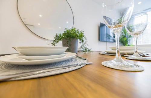 Stylish 2BR 2BA Flat in Gravesend Sleeps 4 - Foto 35