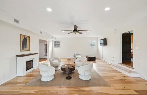 5-Acre Retreat Private Pool Outdoor Bar Fishing Pond & Game Room - Foto 24