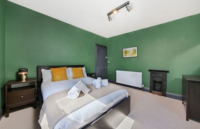 Host Stay Charnwood Cottage - Photo 5