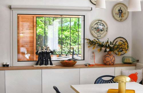 Superbe maison rénovée, 250m de l'océan, 12 pers, terrasse, jardin, proche plage Kerleven et golf - FR-1-481-164 - Foto 16