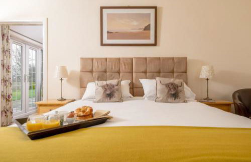 The Country Lodge at Hill House Farm Cheshire - Photo 2