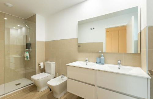Charming 2 Bedroom Apartment with FREE PARKING close to Torre del Oro by Ocityzen - Foto 25