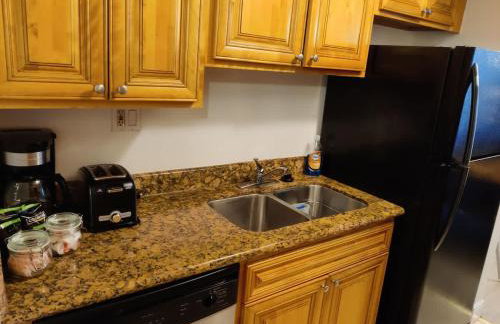 Beautiful 2-Bedroom Condo Near Universal and other Orlando Attractions, King Bed & Wi-Fi - Foto 9