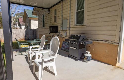 Cozy Downtown Seneca Bungalow - Foto 32