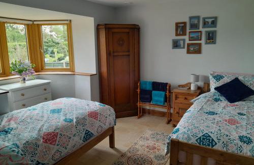 Canal-side 5-Bed Cottage - Sleeps 10 Pet Friendly - Foto 12