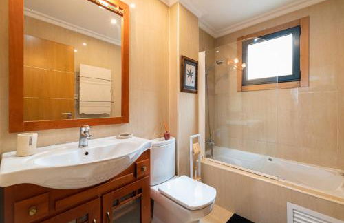 Ático céntrico con vistas al mar - Foto 13