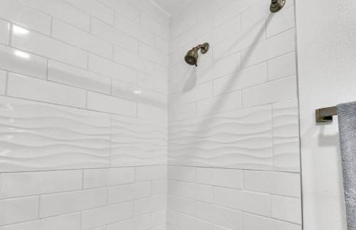 Modern 2BD 2BA Flat Gym and Pool Heart of Downtown - Foto 10