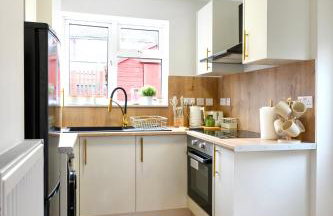 A Luxurious Home with Hot Tub and Man Cave! 9ppl - Foto 31