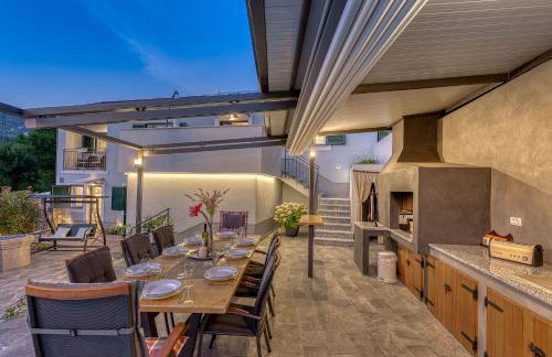 Beeindruckende 5-Sterne-Villa mit Meerblick, Sauna, Gym, beheizten Privatpool, Spielplatz, BBQ - Foto 7