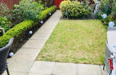 Stunning Seafront House with garden and private parking - Foto 44