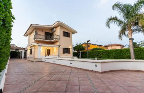 Deep Blue Sea - Photo 45