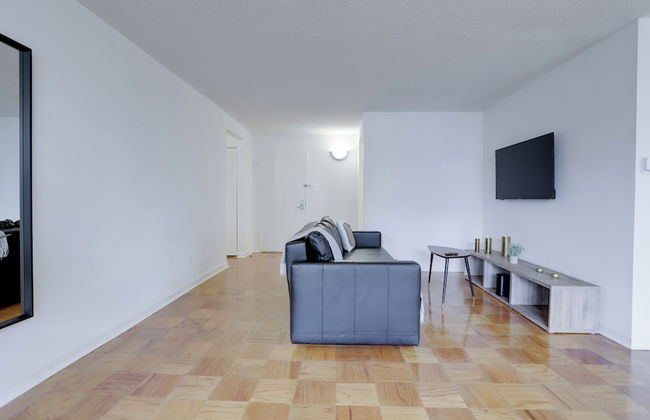 Convenient Apt Near Airport - Photo 25