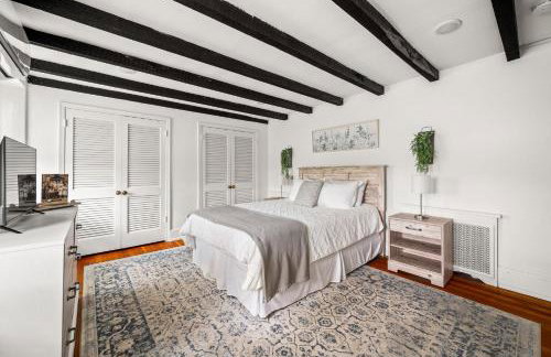 Downingtown Manor - 1900s Farmhouse with Creek Views - Foto 31