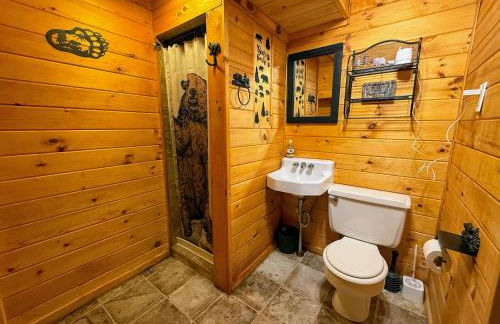 4M Cozy A-Frame in Bethlehem, NH - Fireplace, Firepit & Close to Skiing & Trails, Dogs welcome! - Photo 28