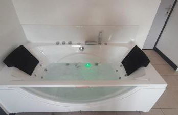 Déols studio balnéo 2-4 pers - wifi - parking - Foto 1