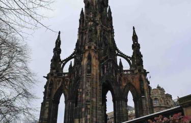 Modern 2 bedroom apartment in City Centre - Photo 8