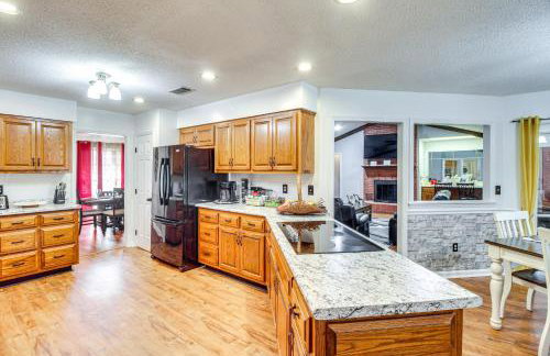 Pool and Gameroom Family Fun Retreat in Hinesville! - Foto 12