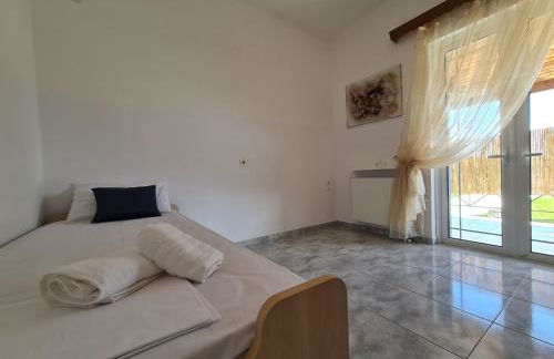 Myrtia Guest House - Photo 35