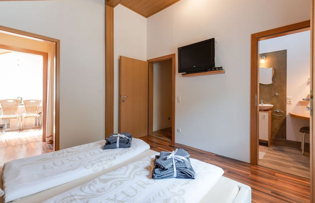 Modern Holiday Home in Pinsdorf With Garden - Photo 8