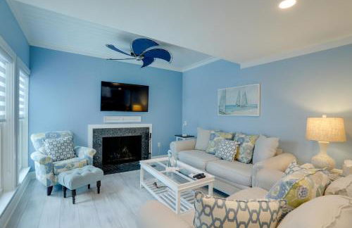 Sip, Sunbathe and Relax Poolside Madeira Beach Gem! - Photo 1