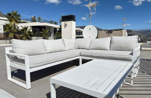 Preciosa villa con piscina privada y vistas al mar - Foto 40