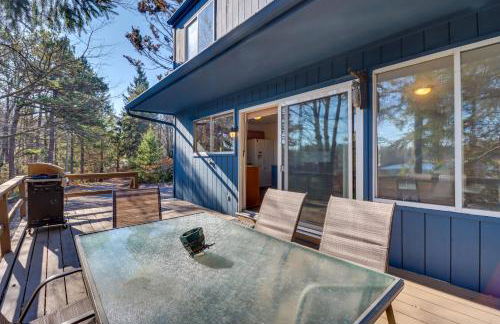 Near Skiing Lakefront Gem with Kayaks in Long Pond - Foto 35