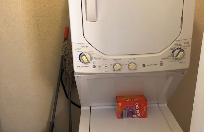 Cozy Downtown Guest House 2br/1ba Sleeps 8 - Foto 21