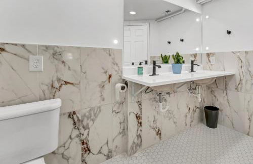 Tasteful Full Home Dtown Buffalo - Foto 17