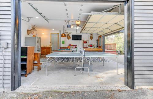 Pet Friendly with Game Room, Hot Tub and Private Dock! - Foto 31