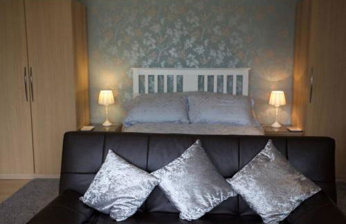 Highridge Apartment - Photo 4