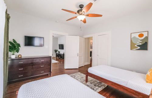 Lindale Charming Home Sleeps 4 Yard WiFi - Foto 26