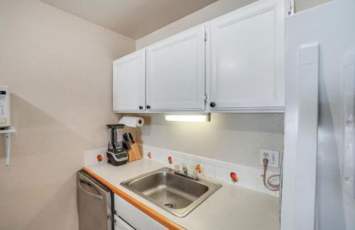 Molokai Island Loft Lanai, Pool and Walk to Beach! - Foto 12