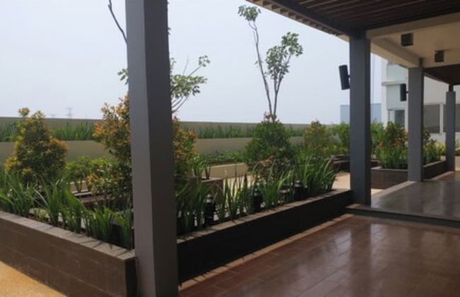 Pool View Studio Room Apartment The Nest Puri - Foto 30