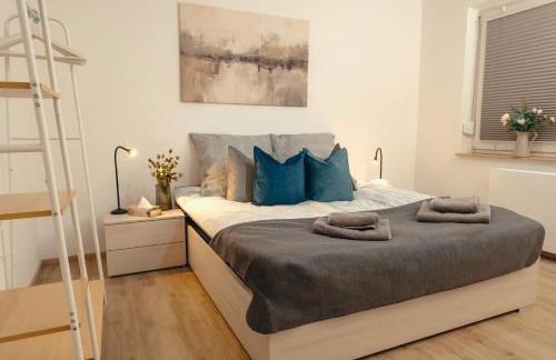 LGH2-4 Schlafzimmer, voll ausgestattet, WLAN, Balkon, self-check-in - Photo 1