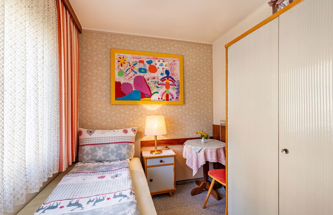 Elisabeth - Photo 18