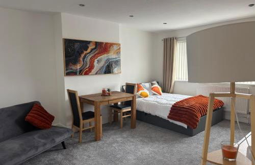 Jolly Jupiter at The Moon - Photo 10