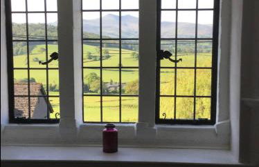 Cosy Arts & Crafts Cottage with stunning views - Photo 5