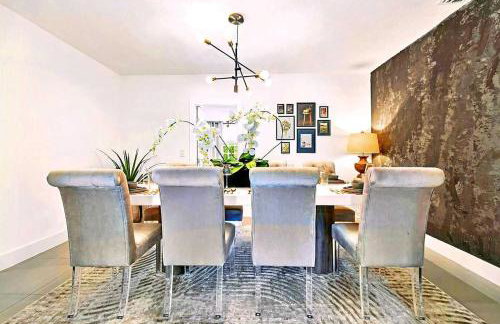 Bright 4BR North Miami Villa Close to Beaches and Huge Backyard - Foto 28