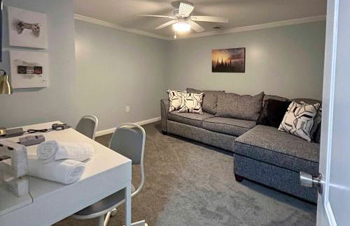 Hot Tub, Fire Pit and Lake Access Poconos Escape! - Foto 36