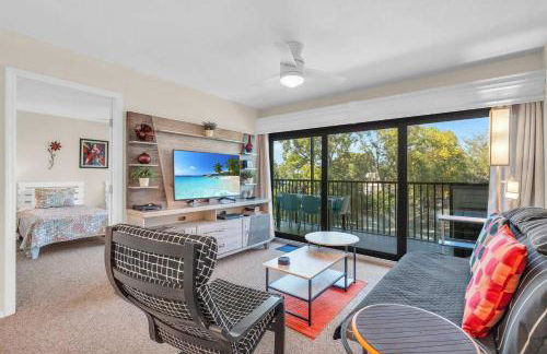 Second Floor With Lake and Fountain View - Photo 1