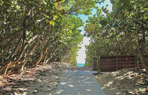 Manatee Isle - Photo 39