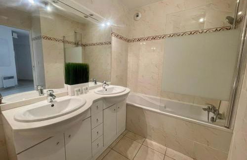 PGH N7- 100m de la Plage, Vue Mer & Parking Privé - Foto 10