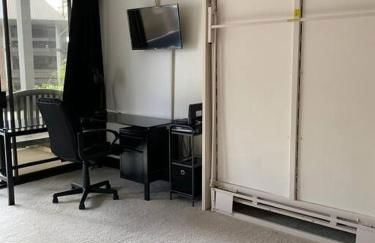 Lucy's Place -STUDIO Apt with air-conditioning, Murphy bed - Foto 14