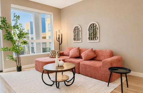 Modern Oasis 10 Min from Disneyland With Pool & GYM - Foto 1